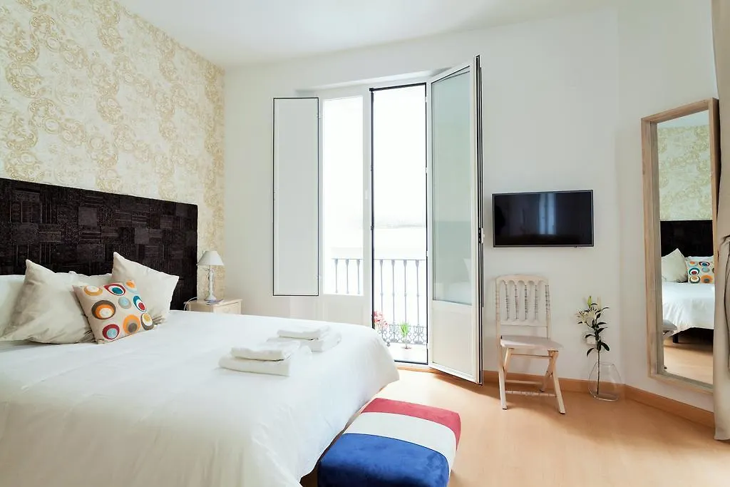 Apartamento Hostly Acetres 1A Loft In City Center, Comunal Terrace, Fibre,Parking Optional Sevilla España